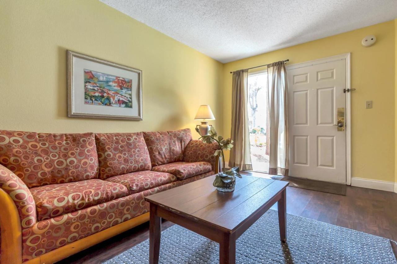 Studio With Double Bed And Community Pool Miles From Disney! Orlando Luaran gambar